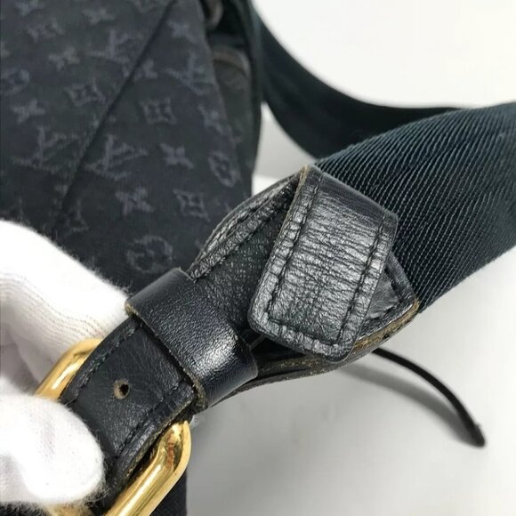 LOUIS VUITTON Monogram Mini Denim MontsourisGM bag backpack - Picture 10 of 16